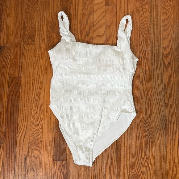 Andie Miami One Piece Smocked Swimsuit White size L NWT - Picture 4 of 10